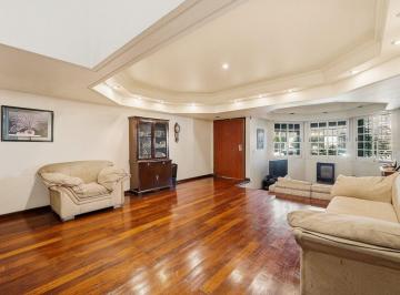 Casa · 268m² · 6 Ambientes · 1 Cochera · Venta Casa 6 Ambientes Velez Sarfield Jardin