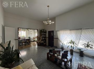 PH · 138m² · 4 Ambientes · 1 Cochera · Venta PH 4 Ambientes con Cochera en Bernal