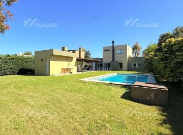 Casa · 161m² · 4 Ambientes · 4 Cocheras · Casa en Venta en Manuel Alberti, Pilar, G. B. a. Zona Norte