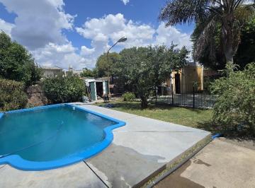 Casa · 128m² · 4 Ambientes · 1 Cochera · Matheu | Casa en Una Planta | Lote 700 m² | Parque y Pileta