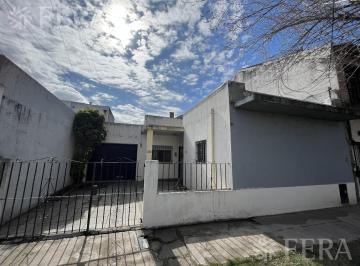 Casa · 125m² · 3 Ambientes · 2 Cocheras · Venta Casa 3 Ambientes con Cochera en Quilmes Oeste