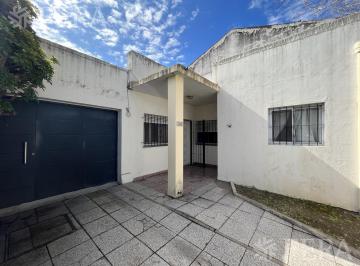 Casa · 125m² · 3 Ambientes · 2 Cocheras · Venta Casa 3 Ambientes con Cochera en Quilmes Oeste