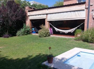 Casa de 5 ambientes, Córdoba · Casa en Venta Country Los Arboles Valle Escondido 5 Ambientes 3 Dorm. Pileta Cochera Cubierta