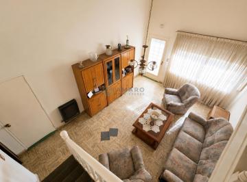 Casa · 130m² · 4 Ambientes · 1 Cochera · · Venta · Casa · 2/3 Dorm. · Pichincha · Atención Apto Pb 4