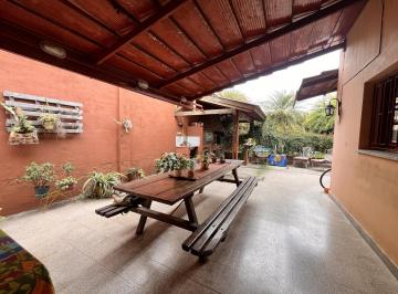 Casa · 228m² · 7 Ambientes · 1 Cochera · Casa en Zona Sur