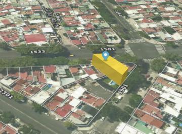 Casa · 230m² · 6 Ambientes · 2 Cocheras · Venta Casa en Doble Lote, Pompeya, Cochera Doble, Posibilidad 3 Unidades