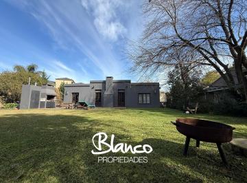 Casa · 130m² · 3 Ambientes · 1 Cochera · Casa en Venta en Fincas del Lago, Escobar, G. B. a. Zona Norte
