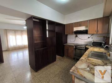 Casa · 136m² · 4 Ambientes · 1 Cochera · Casa en Venta - 3 Dorm. 3 Baños - Cochera - 150 m² - Lobos