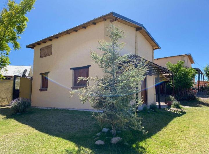 Casa · 280m² · 12 Ambientes · 4 Cocheras