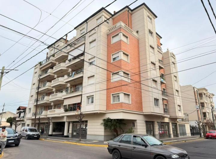 Departamento · 135m² · 5 Ambientes · 1 Cochera