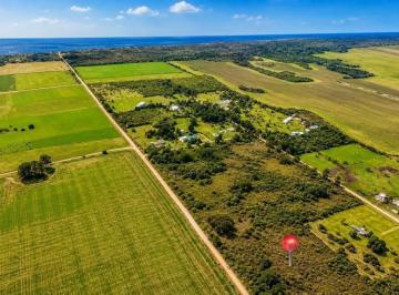 Campo · 10737m² · Chacra en Venta de 1 Hectárea a m de La Playa en Matamora, Colonia