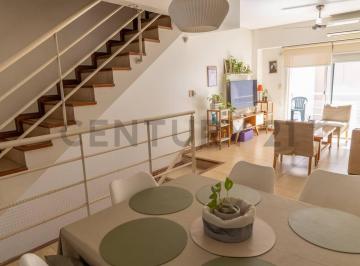 Casa · 129m² · 4 Ambientes · 2 Cocheras · Venta Casa Triplex 4 Amb Lomas de Nuñez Patio Parrilla Terraza Sin Expensas