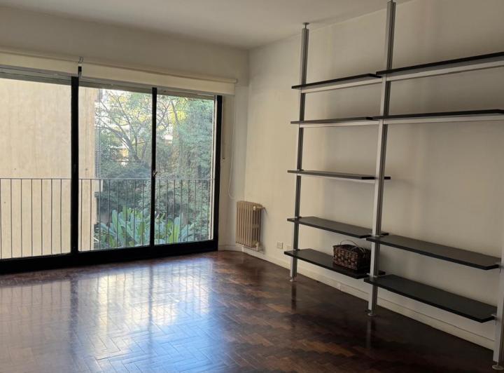 Departamento. Venta. 3 Ambientes. Semipiso Luminoso con Vista a Pulmón Verde | Recoleta