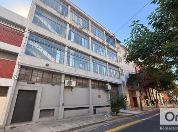 Depósito · 2400m² · Depósito en Venta 3 Plantas con Montacargas. Almagro