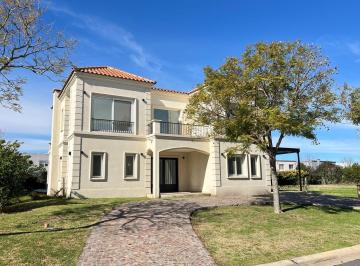 Casa · 256m² · 5 Ambientes · 1 Cochera · Casa en Venta en Puertos, Escobar, G. B. a. Zona Norte