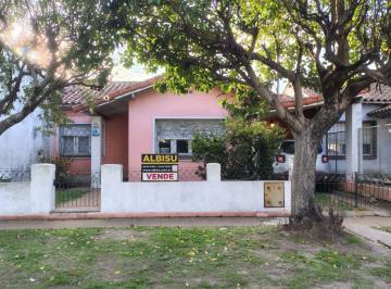 Casa de 4 ambientes, Lomas de Zamora · Chalet Clasico Apto Credito en Barrio Ferroviario, Banfield
