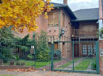 Casa · 300m² · 7 Ambientes · Casa en Venta en Ramos Mejía, La Matanza, G. B. a. Zona Oeste