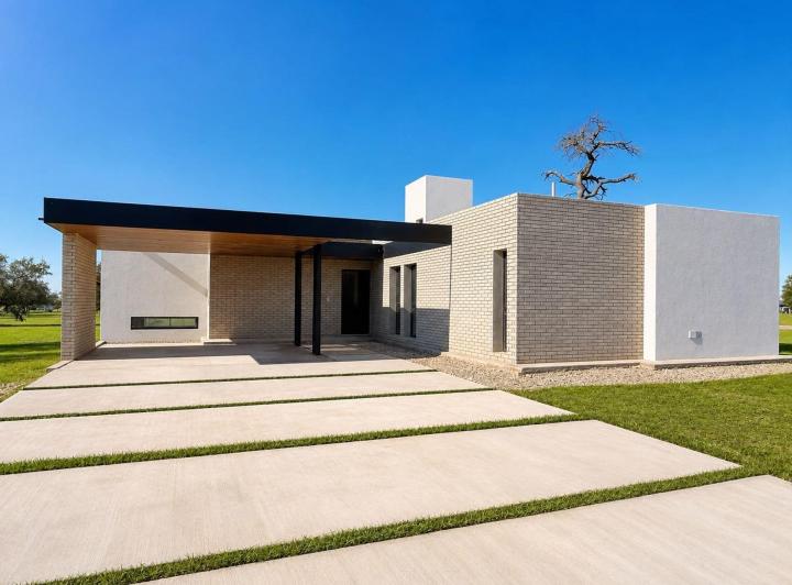 Casa · 129m² · 5 Ambientes · 2 Cocheras