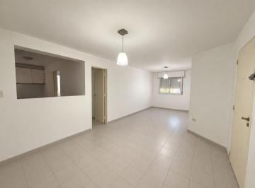 Departamento · 65m² · 4 Ambientes · 1 Cochera · Venta Depto en Planta Baja con Patio y Cochera | 2 Dorm. | Bv. Los Andes 600