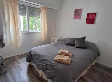 Departamento · 50m² · 3 Ambientes · Luminoso/funcional 3 Amb. Zona Hospital Italiano