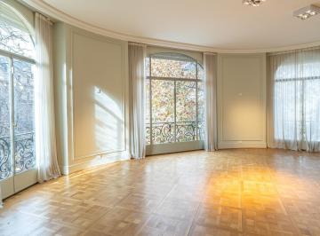 Departamento · 672m² · 8 Ambientes · 2 Cocheras · Av Alvear | Piso de Categoría Reciclado | Vista Abierta a Plaza