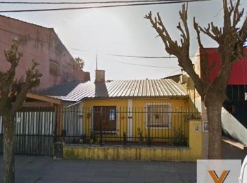 Casa · 200m² · 5 Ambientes · 1 Cochera · Casa en Venta - 4 Dorm. 2 Baños - Cochera - 375 m² - Grand Bourg