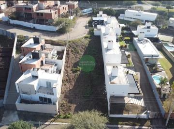 Terreno · 518m² · Salida a 2 Calles - 518 m² - Todos Los Servicios