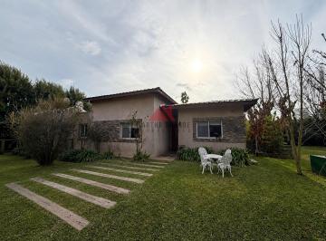Casa · 122m² · 4 Ambientes · 1 Cochera · Casa en Venta en Larena Country Club, Pilar, G. B. a. Zona Norte