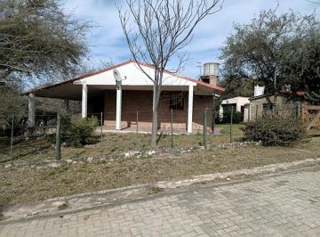 Casa · 95m² · 3 Ambientes · 1 Cochera · Casa en Venta en Villa Los Aromos – Sierras de Córdoba