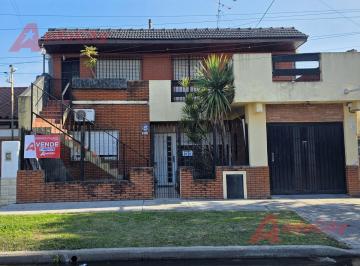 Casa · 110m² · 6 Ambientes · 2 Cocheras · Venta Casa 4 Ambientes Palomar con Pileta