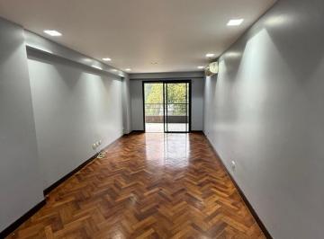Departamento · 70m² · 3 Ambientes · 2 Dorm en Alquiler - Muñecas 700
