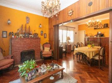Casa · 215m² · 5 Ambientes · 4 Cocheras · Casa 5 Amb. Quincho Lavavadero Cochera P/4 Autos