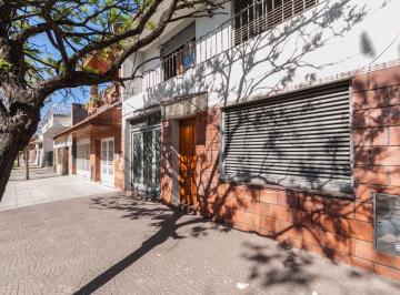 Casa · 320m² · 6 Ambientes · 1 Cochera · Excelente Casa Multifamiliar de 6amb. + Dpto.2amb.
