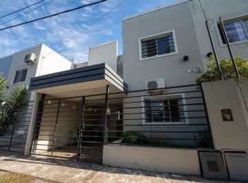 Casa · 75m² · 5 Ambientes · 1 Cochera · Casa Duplex Venta La Plata 3 Dorm. Cochera