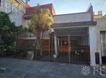 Casa · 150m² · 3 Ambientes · Venta Casa 3 Ambientes con Cochera en Sarandi