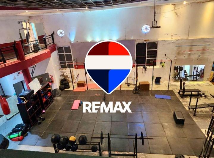 Local comercial · 376m²