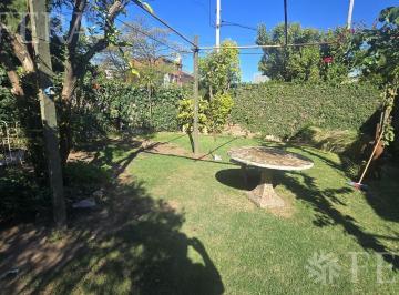 Casa · 37m² · 2 Ambientes · 1 Cochera · Venta Casa 2 Ambientes con Cochera y Jardín en Bernal Oeste