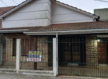 Casa de 3 ambientes, Almirante Brown · Chalet Excelente Barrio