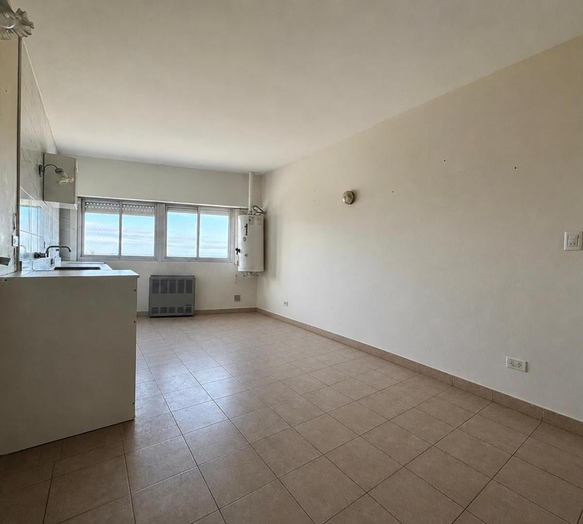 Departamento 3 ambientes al frente con cochera y quincho Zona Punta Mogotes