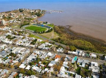 Edificio · 1353m² · 1 Cochera · Edificio Comercial en Venta en El Centro de Colonia del Sacramento