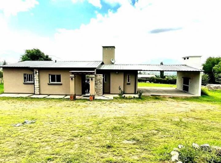 Casa · 3200m² · 2 Dormitorios