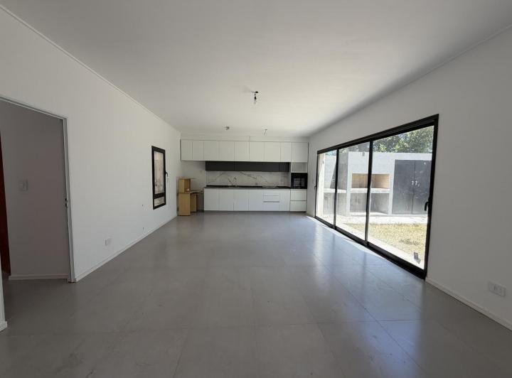 Casa · 90m² · 3 Ambientes · 1 Cochera
