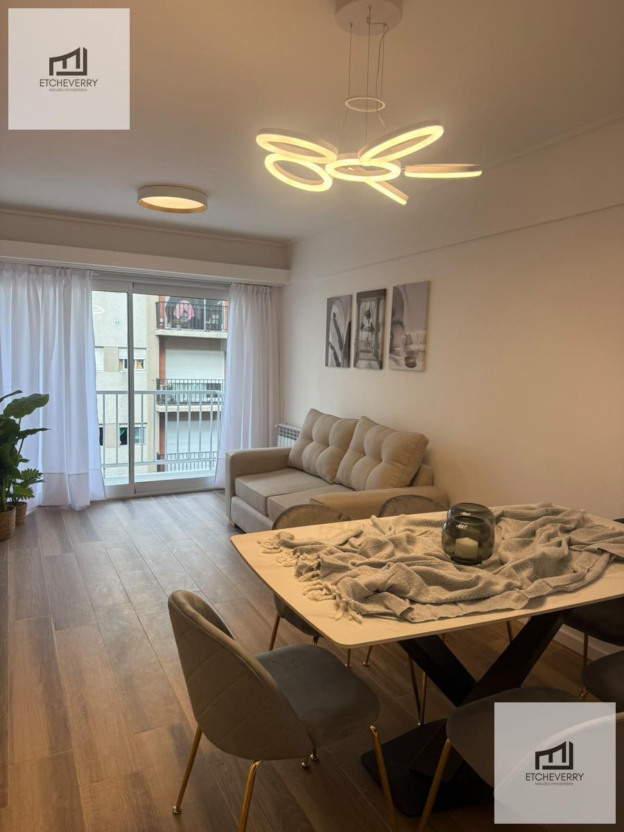 Departamento 3 ambientes con balcon, al frente y cochera