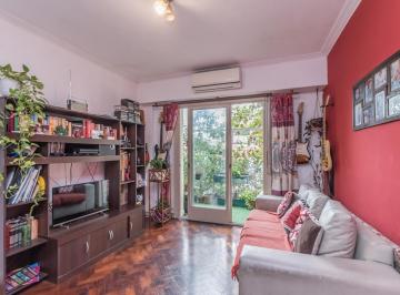 PH · 50m² · 2 Ambientes · Venta PH de 2 Ambientes en Flores con Balcón Al Frente, Lavadero Independiente y Sin Expensas