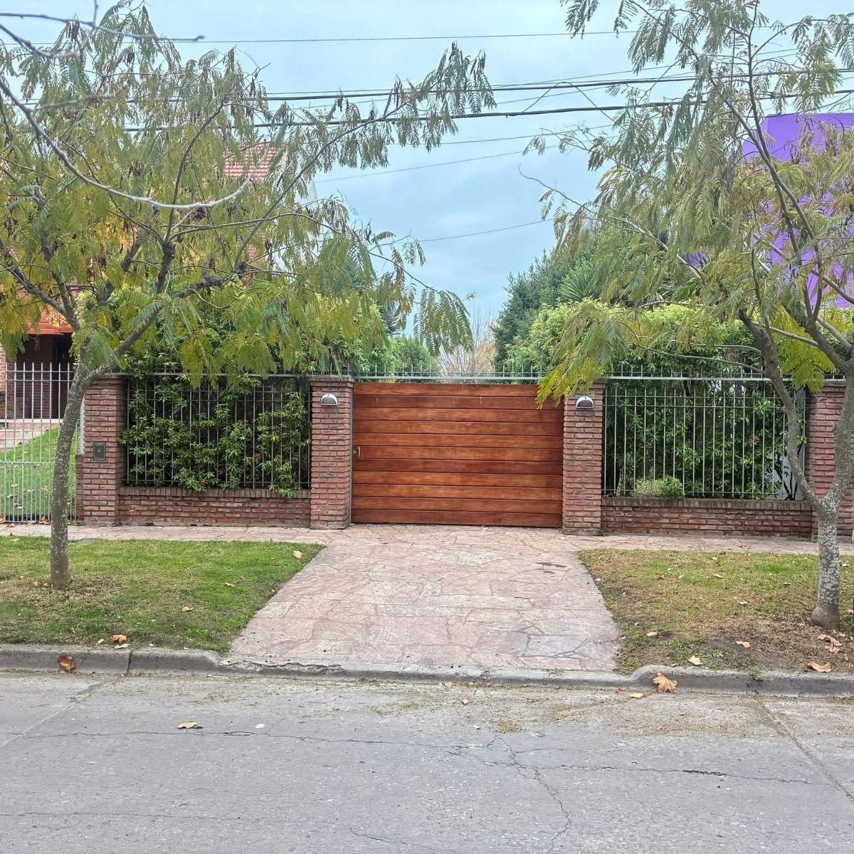 Terreno en venta ubicado en el prestigioso barrio de Parque Luro