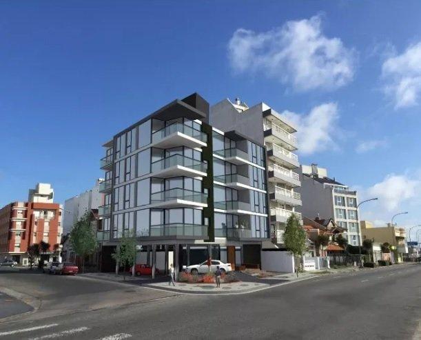 Departamento de dos ambientes con un baño, living comedor con balcón saliente y vista plena al mar
