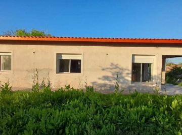 Casa · 113m² · 4 Ambientes · 1 Cochera · Casa en Venta - 3 Dorm. 1 Baño 1 Cochera - 904 m² - Nueva Palmira, Uruguay