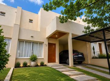 PH · 140m² · 3 Dormitorios · Venta PH en Barrio Privado La Catalina