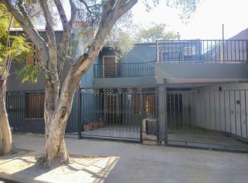 Casa · 177m² · 7 Ambientes · 1 Cochera · Se Vende Casa de 2 Plantas en Av Pte Castillo 3468
