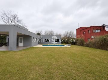 Casa · 120m² · 3 Ambientes · 2 Cocheras · Propiedad de Tres Ambientes en Alquiler en La Cesarina